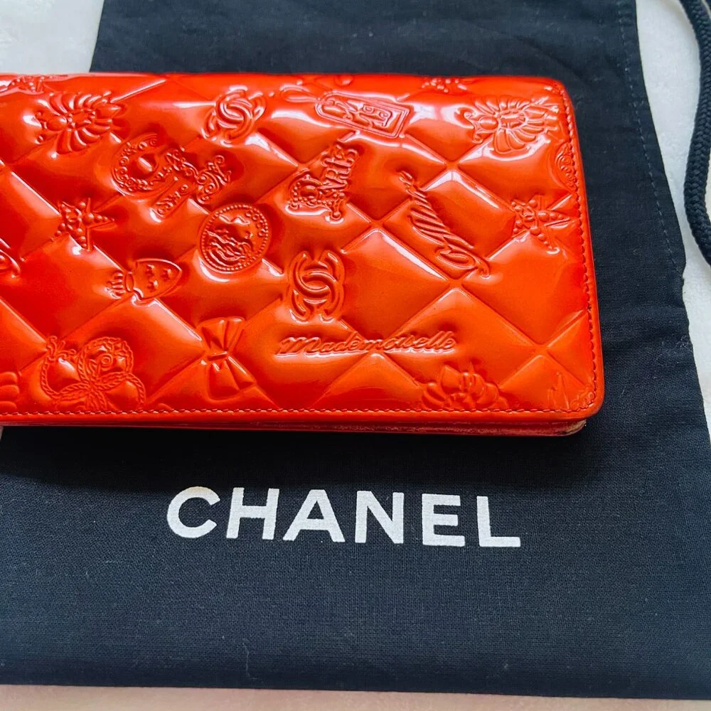 CHANEL Patent Leather Mademoaelle Lucky Symbols Bi-Fold Wallet